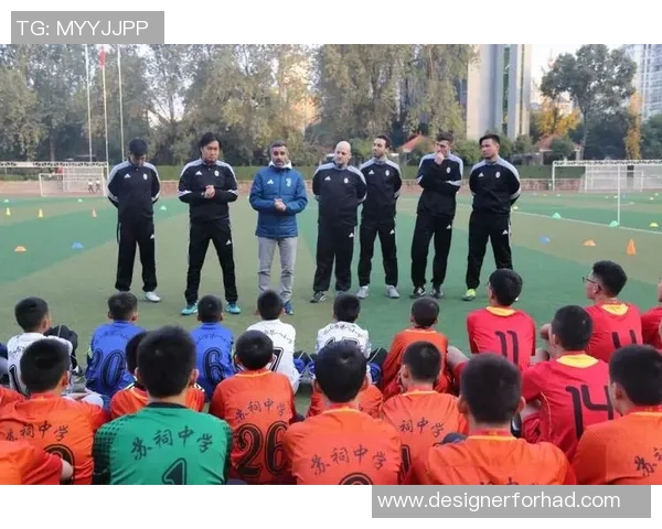 以中场为核心解析足球战术布局与团队协作提升整体竞技水平